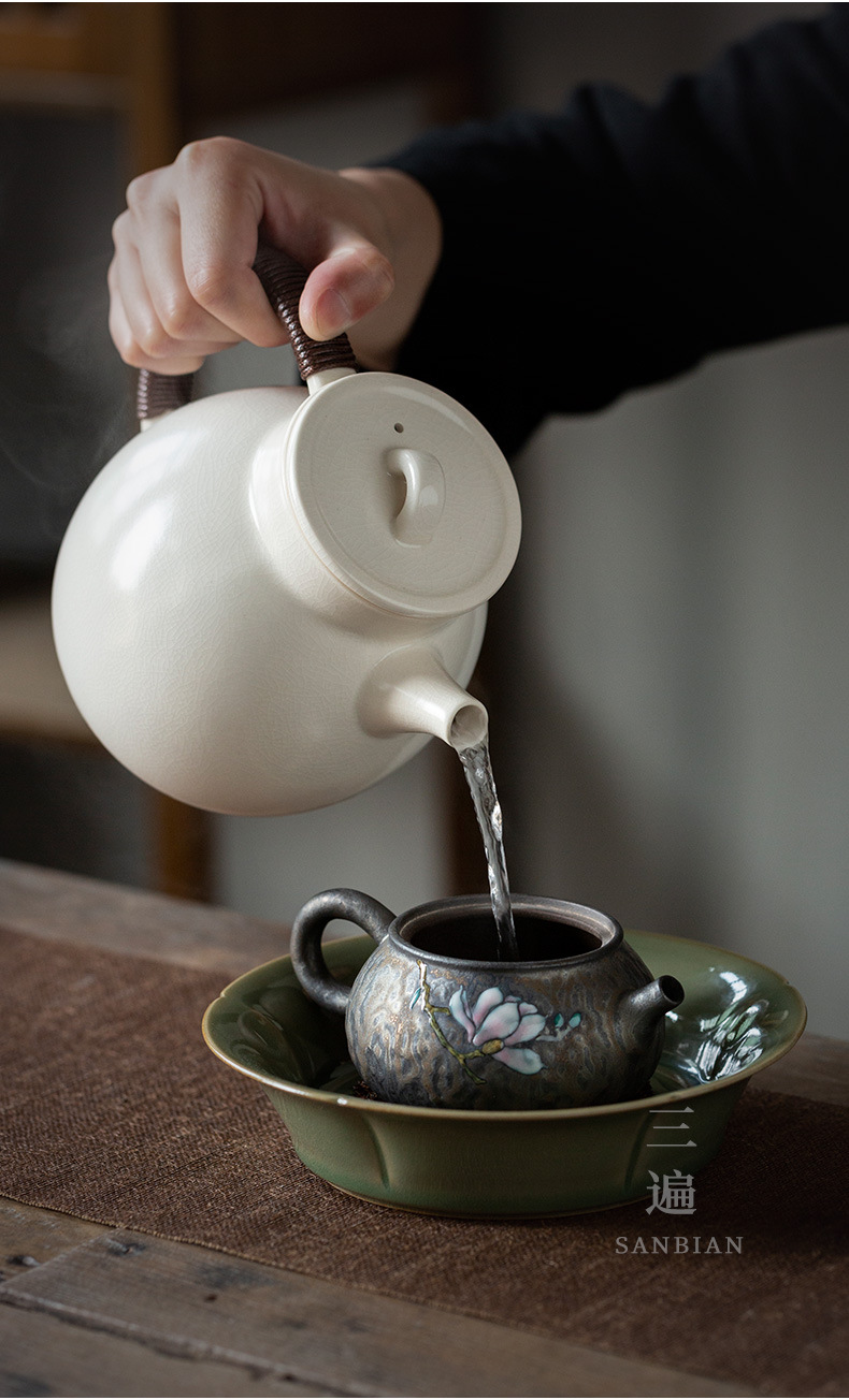Chubby Clay Pot_10.jpg