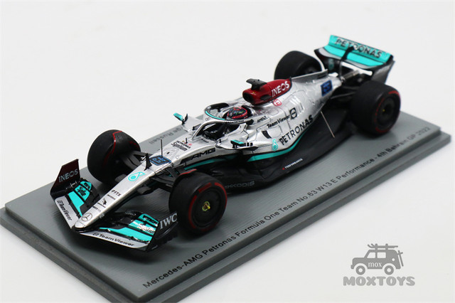 Modello Mercedes AMG Petronas F1 No.63 George Russell 1:64