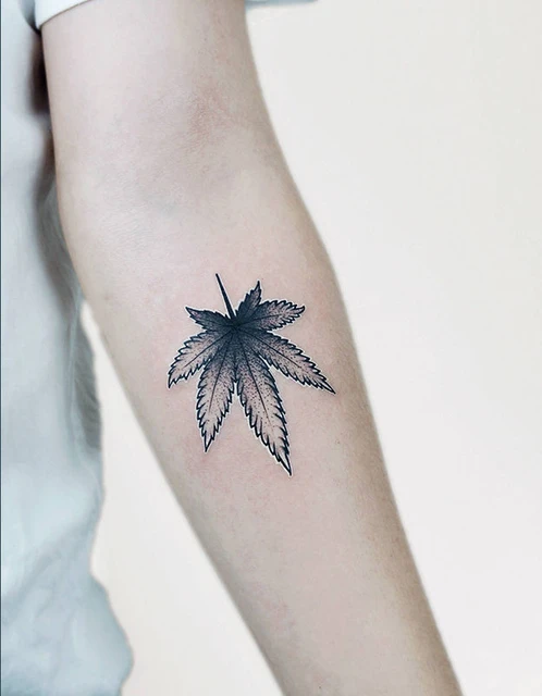 2022 New Maple Leaf Art Waterproof Juice Tattoo Stickers for Woman Man Body  Arm Thigh Temporary Tattoo Leaf Fake Tattoo