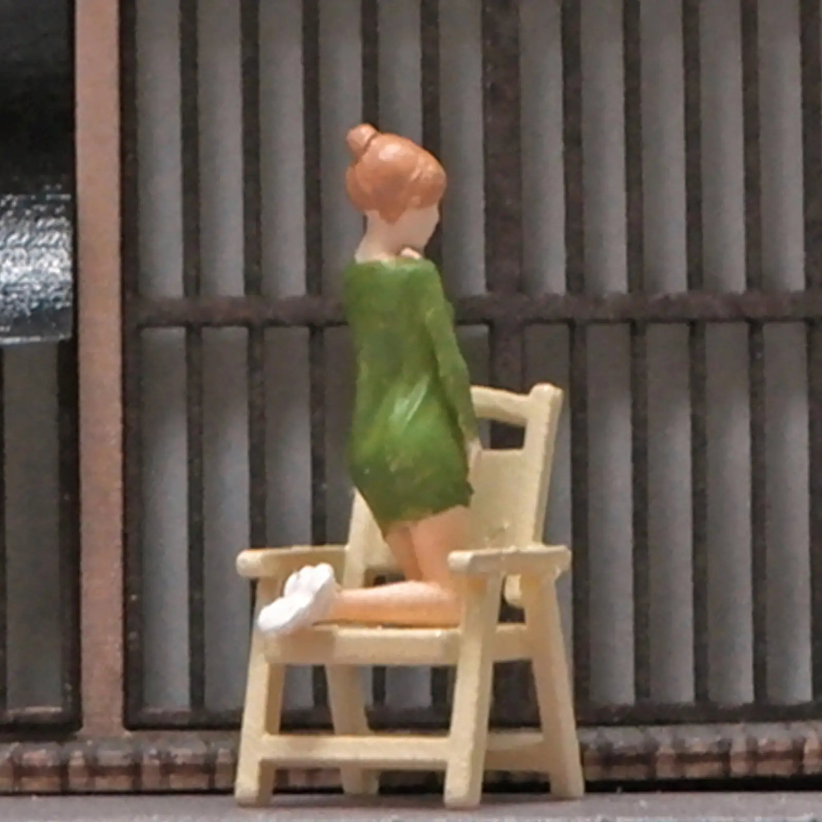 1/64 People Figures Girl Figures for Miniature Scene Photography Props Decor