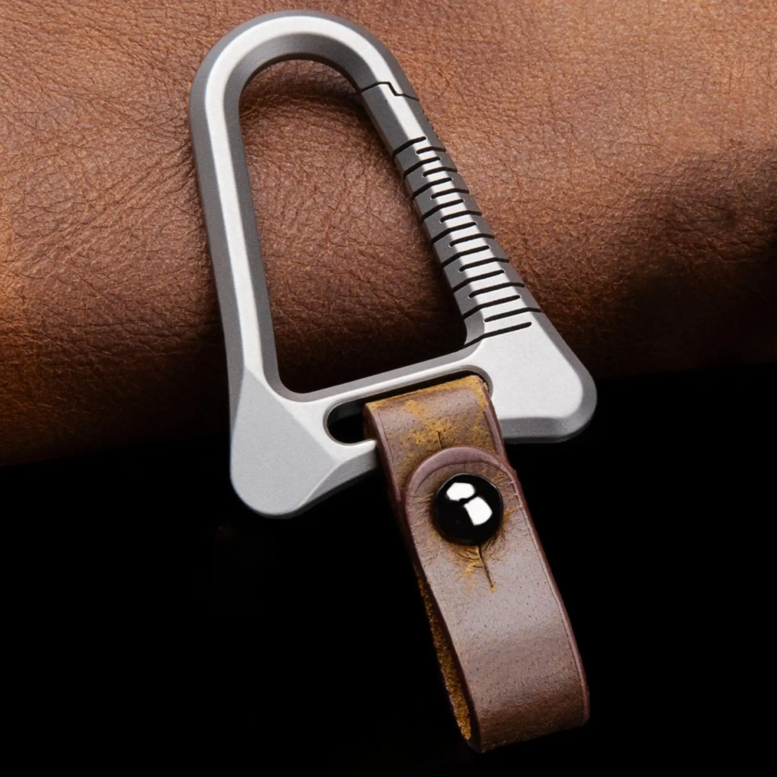 Retro Style Keychain Men Metal Pendant Waist Belt Buckle Heavy Duty Key Chain Business Universal Keyring Accessories