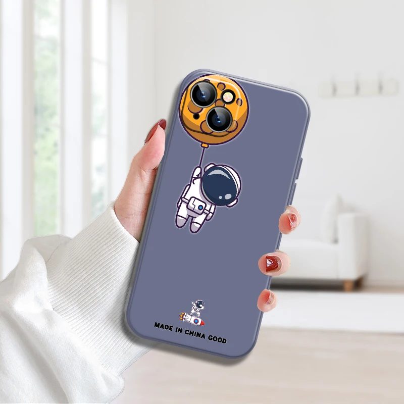 Cosmonaut Phone Case For iPhone 12 Xr SE 2020 13 X Xs 11 Xr Max Pro Mini 8 Plus 6 6s 7 7P K0ro Bumper Holder Painted Fundas iphone 13 pro max case leather
