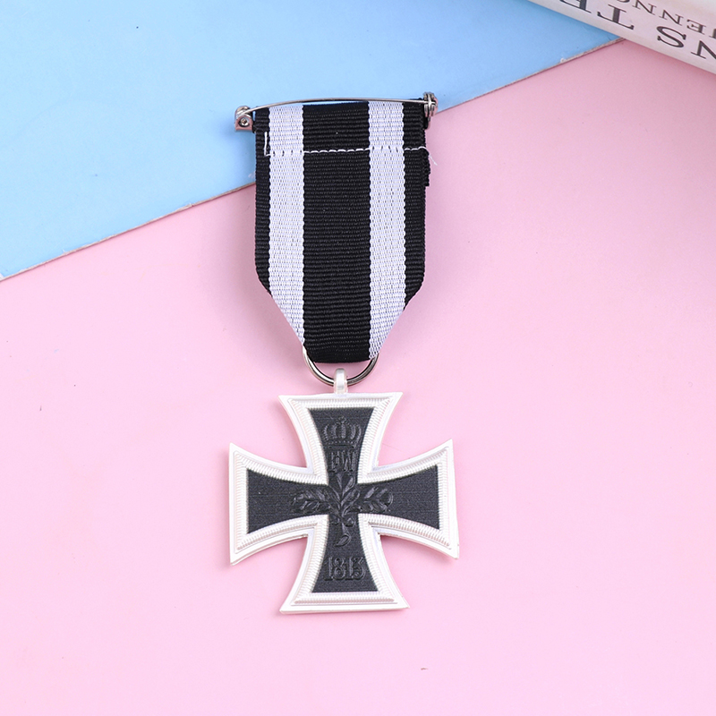 1Piece Germany Cross Medal 1813 1870 Year Iron Cross Medal Badge Pin With Ribbon 100% Brand and high quality