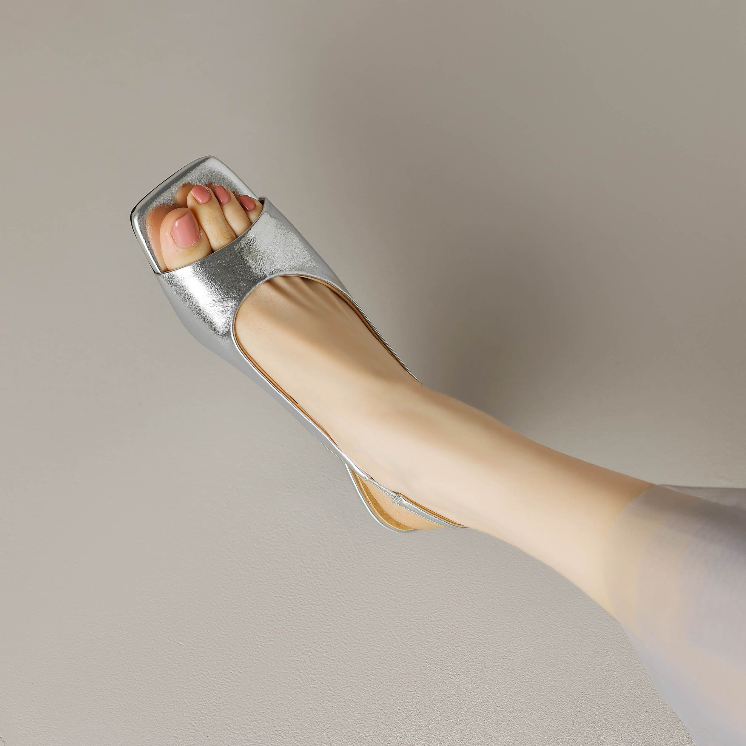 Krazing Pot Cow Leather Slip On Slingback Silver Color Peep Toe Summer Shoes Preppy Style Gorgeous Thin High Heels Sandals Women