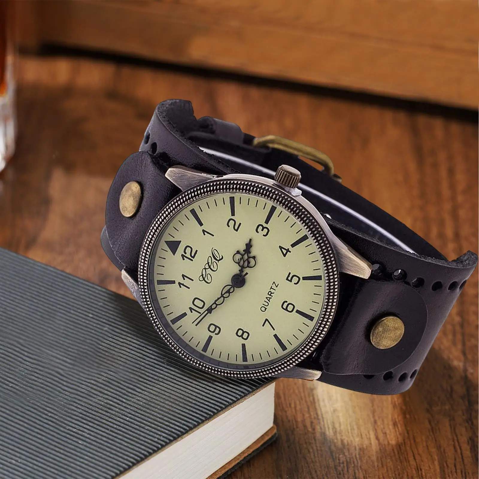 Retro Bracelet Watch PU Leather Wide Leather Strap Cuff Hybrid Design Wristwatch for Men Women Bracelet Watch Band Comfortable