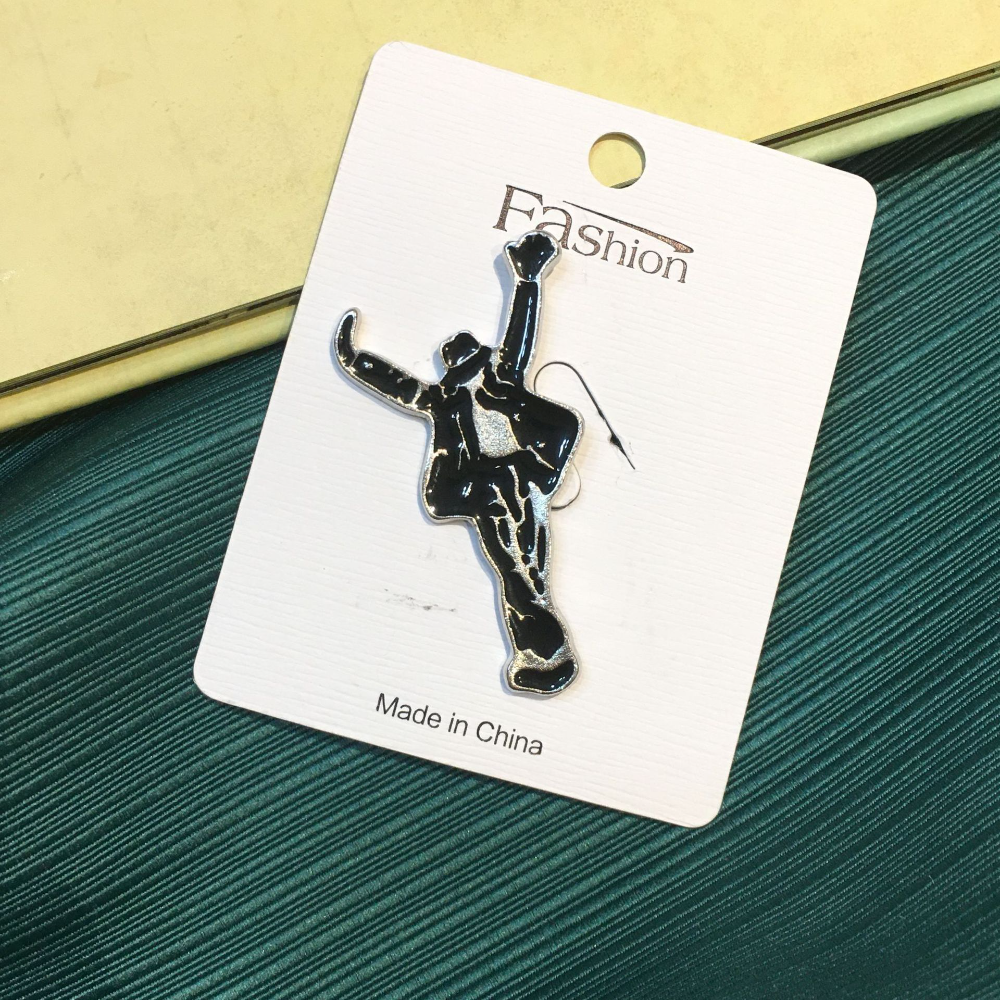 Pin Brooch M Hip Hop Dancing Suit Brooch Badge Enamel Fashion Music Brooch ewelry Fan Collect Gift