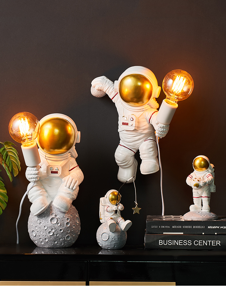 Home Decoration Accessories Creative Astronaut Wall Lamp Modern Simple Living Room Bedroom Hanging Ornament Resin Crafts Gift