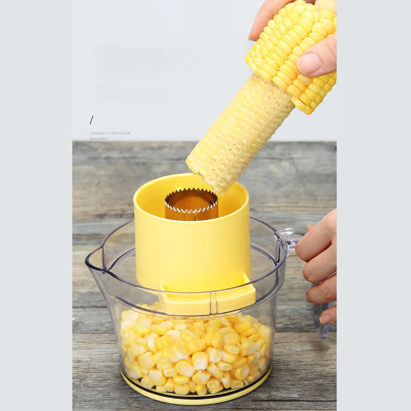 Professional Corn Shucker Manual Corn Threshing Kitchen Gadgets Corn COB Remover Stainless Steel Corn Sheller for Home Kitchen