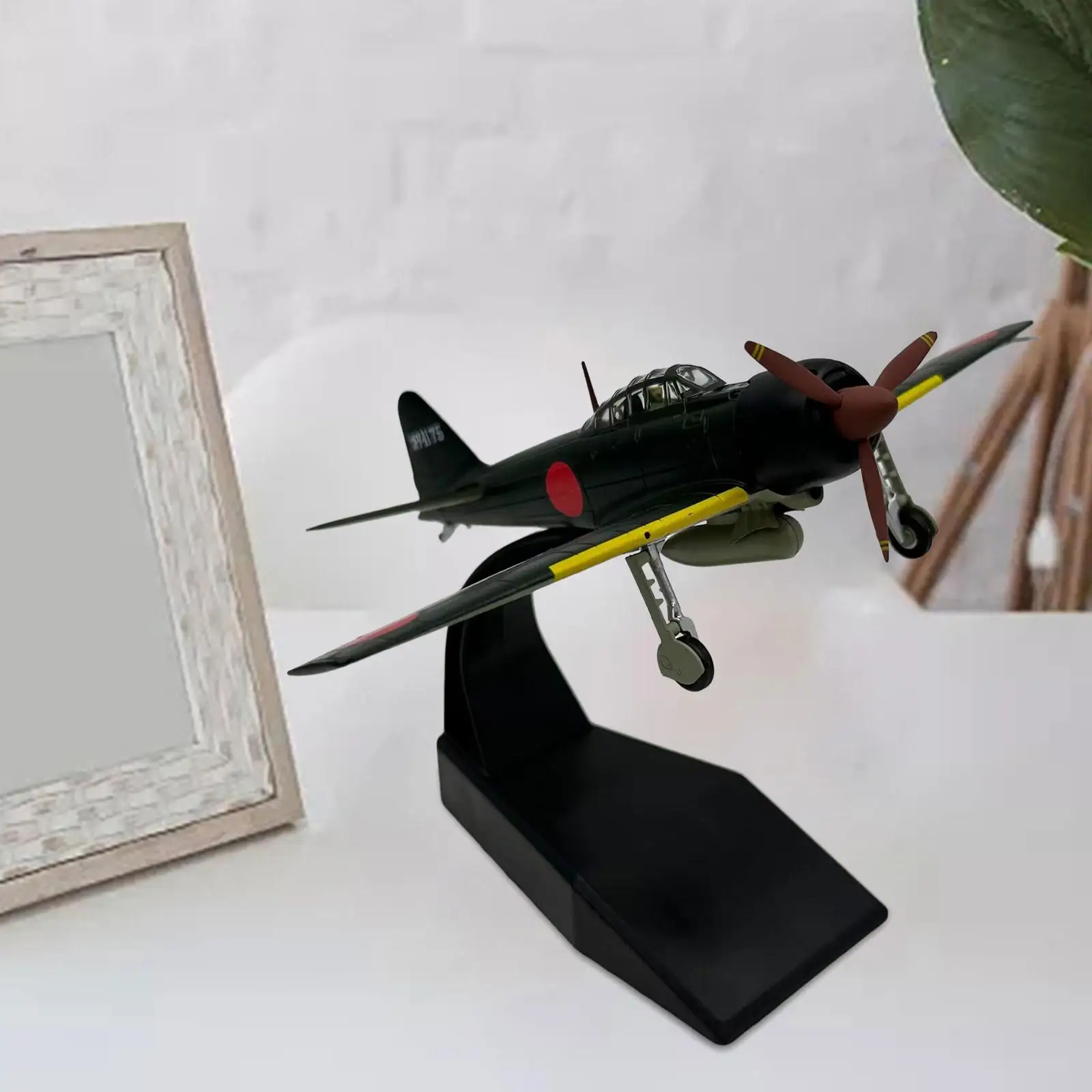 1/72 Alloy Plane Model Display Ornaments Collectables Ornaments Aircraft Plane Model for Desktop Office Bedroom Table Ornament