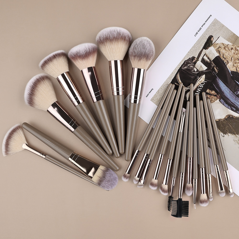 Best of 3 / 20Pcs Makeup Brushes Set Super Fluffy Loose Powder Brush Eyeshadow Blush Foundation Women Cosmetic Blending Brush Beauty Tools Reviews & Tips - Image 4