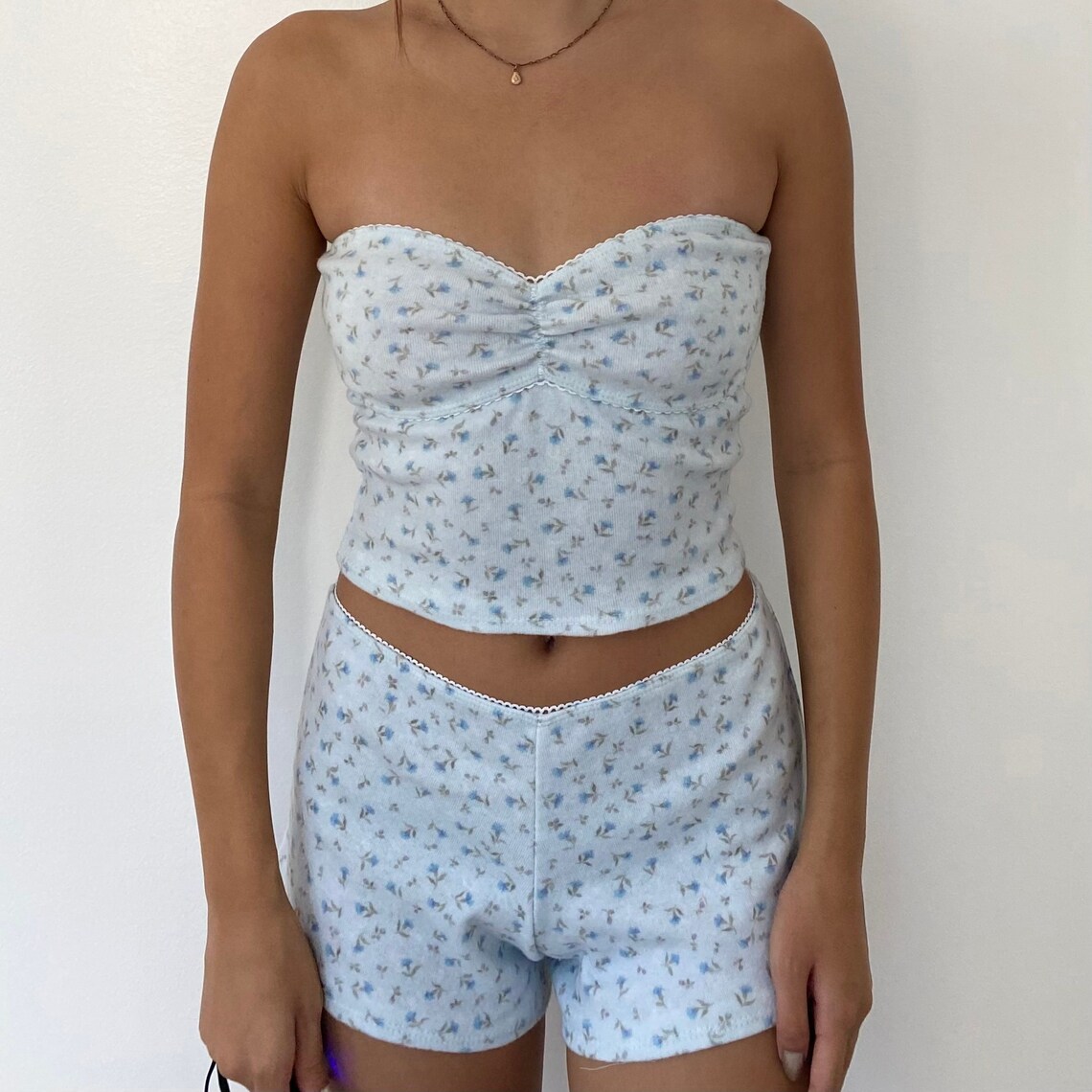 top cropped e shorts, top cropped, roupas