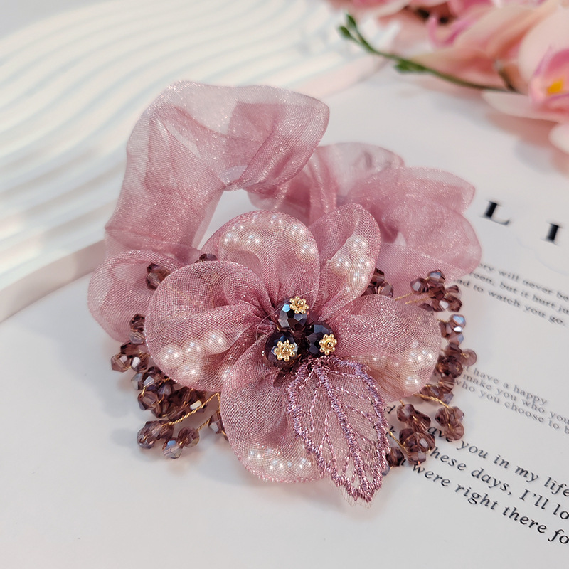 Neue Organza-Blumen-Accessoires Florale Scrunchies Kristall-Haargummi für Frauen Perlen-Haarbänder – Detail 10
