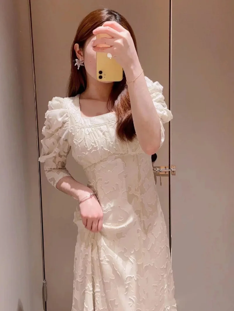 Kuzuwata Japanese Elegant Square Neck Vestido Feminino Jacquard Bubble Sleeve Dresses 2023 French Style Backless Lace Up Robe