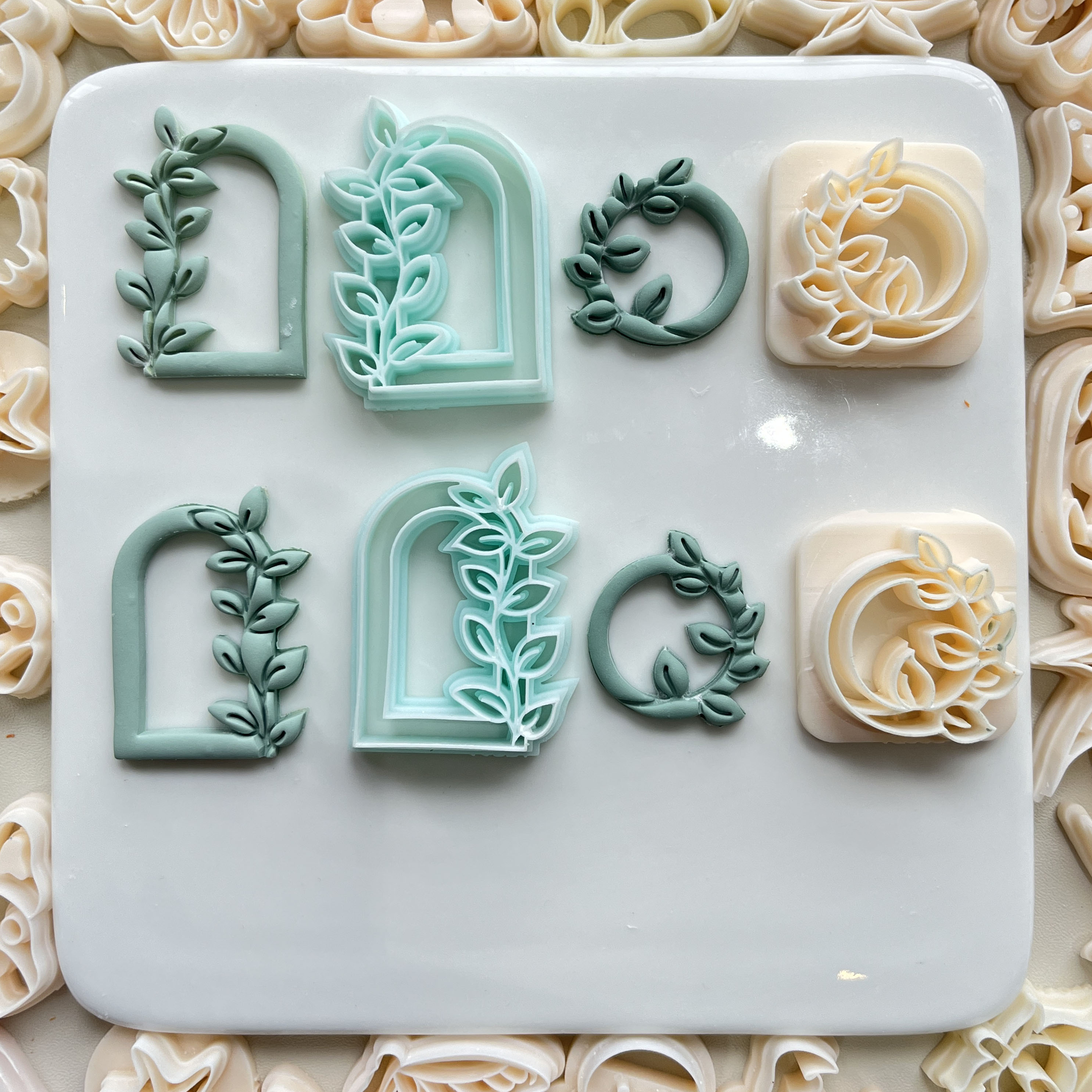 Description Picture 5 of itemVintage Art Treeline Treedoor Exquisite Shped High-Precision Clay Molds Cutting Molds For DIY Handmade Earring Jewelry Badge