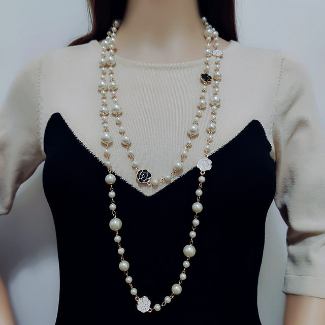 Limited Edition Pearl Necklace with Black Clover Design – Beady