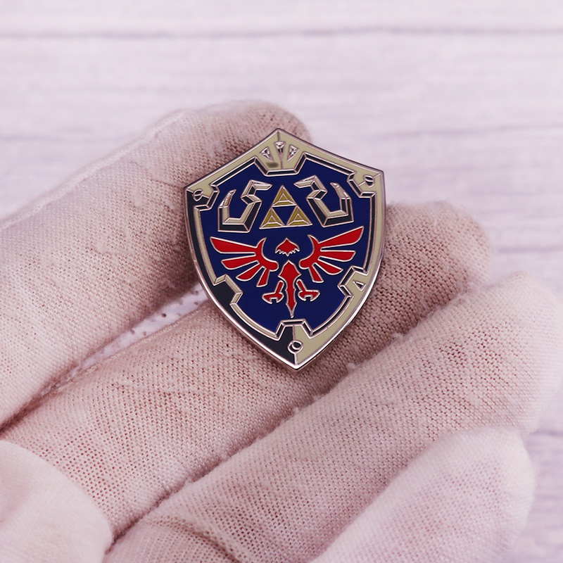 The Legend of Zellda Hyllian Shield Emaille Pin Spiel Brosche Abzeichen Beste Freundin Geschenk – Detail 1