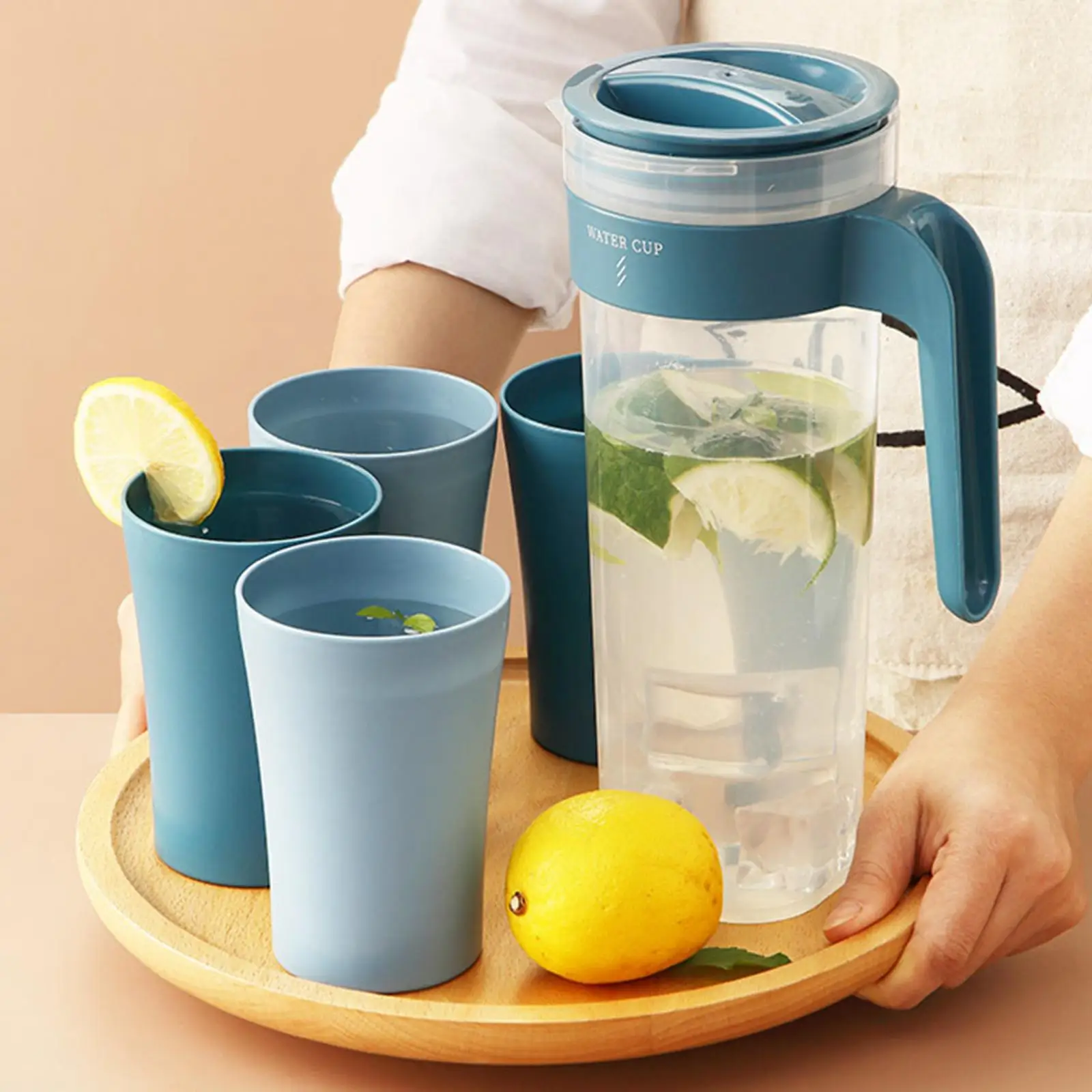 1000ml Water Pitcher Clear Hot & Cold Drink Pitcher with Lid Sealed Fridge Juice Jug Cold Water Bottle for Lemonade Milk Coffee