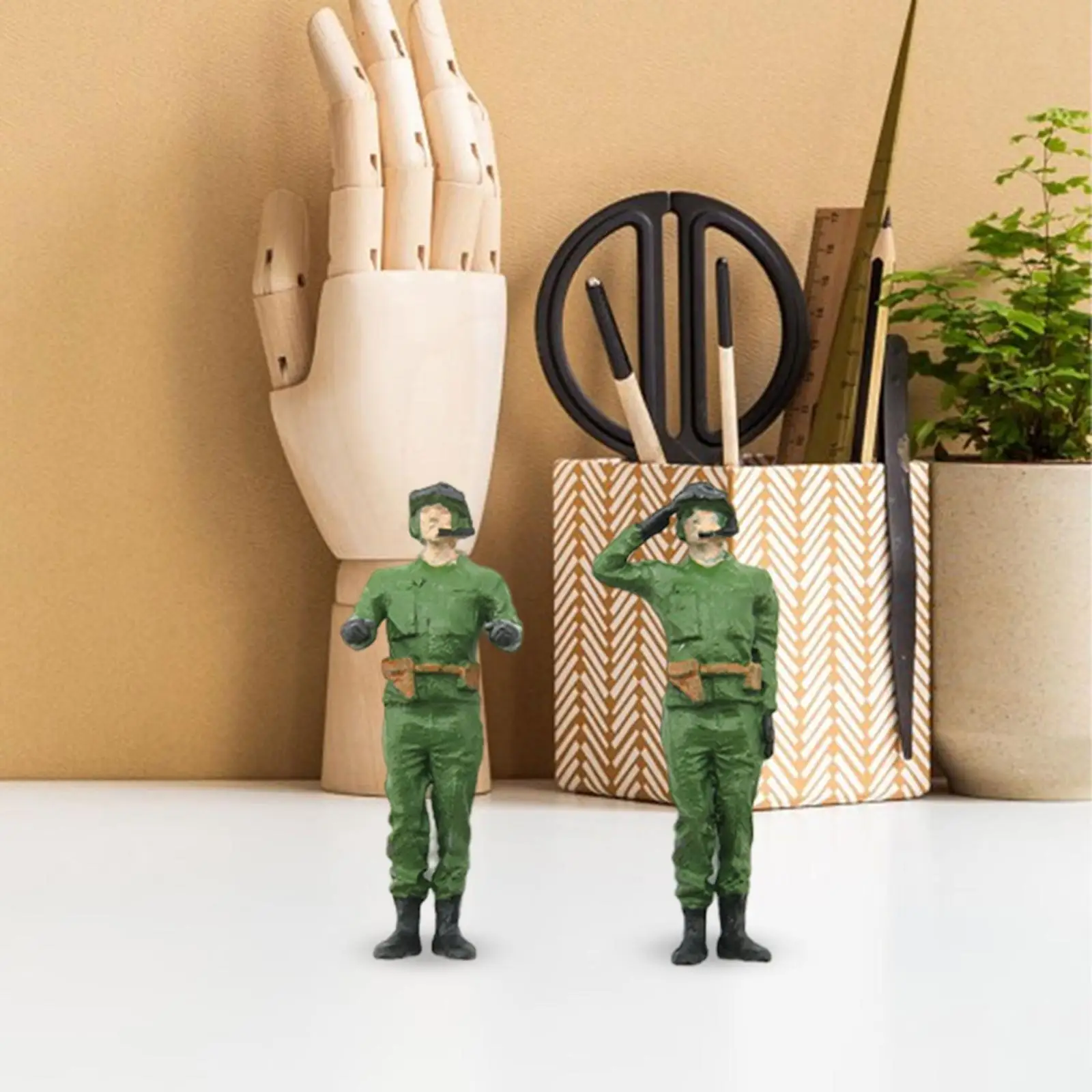 2Pcs 1/72 Scale Miniature Figure Action Figures Soldiers Toys for Architecture Model Dollhouse Accessories Miniature Scenes