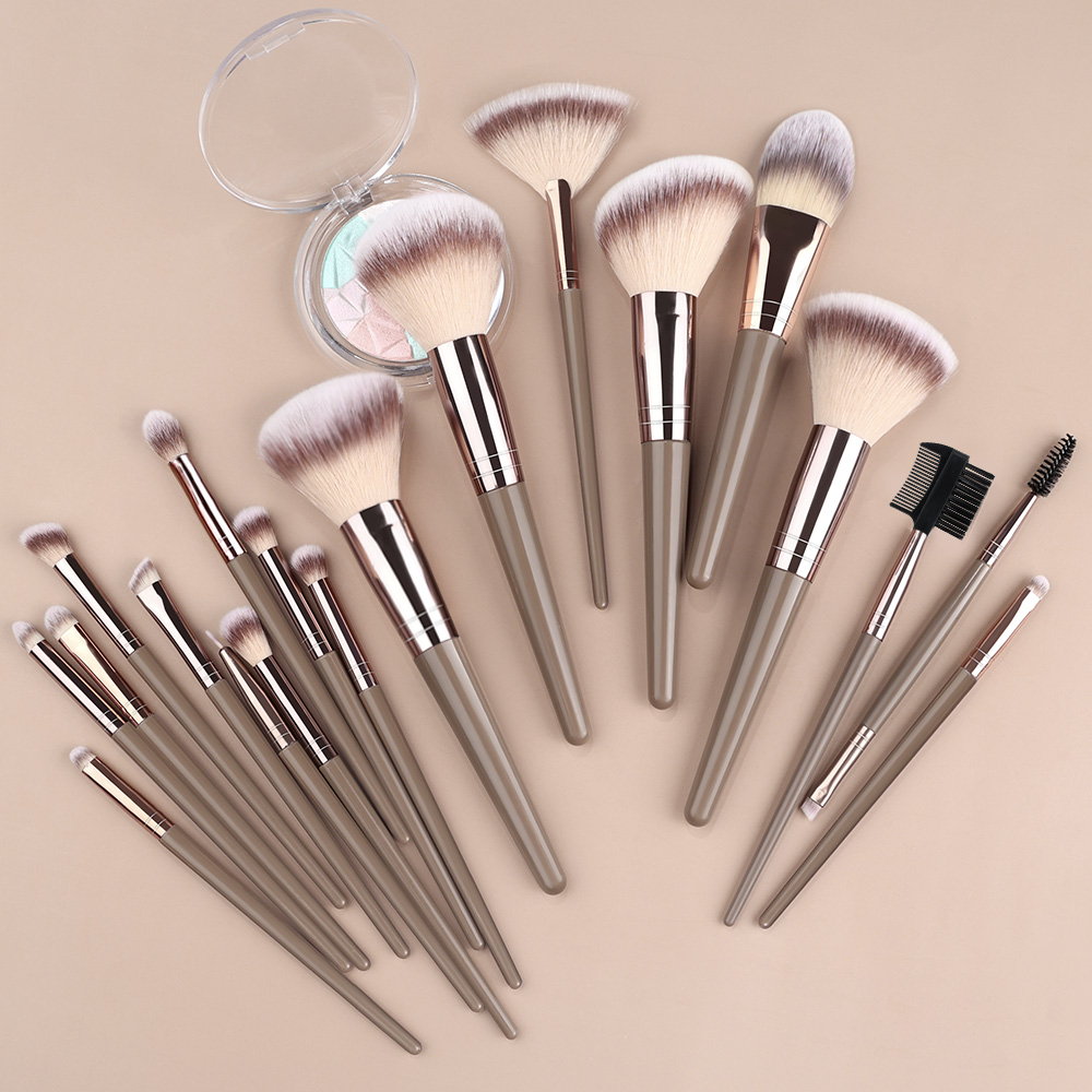 Best of 3 / 20Pcs Makeup Brushes Set Super Fluffy Loose Powder Brush Eyeshadow Blush Foundation Women Cosmetic Blending Brush Beauty Tools Reviews & Tips - Image 2