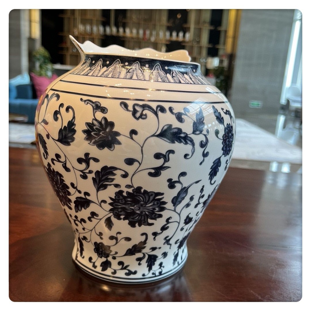 Chinese and Western combination of blue and white porcelain vase creative home decoration ceramic vase living room accessories