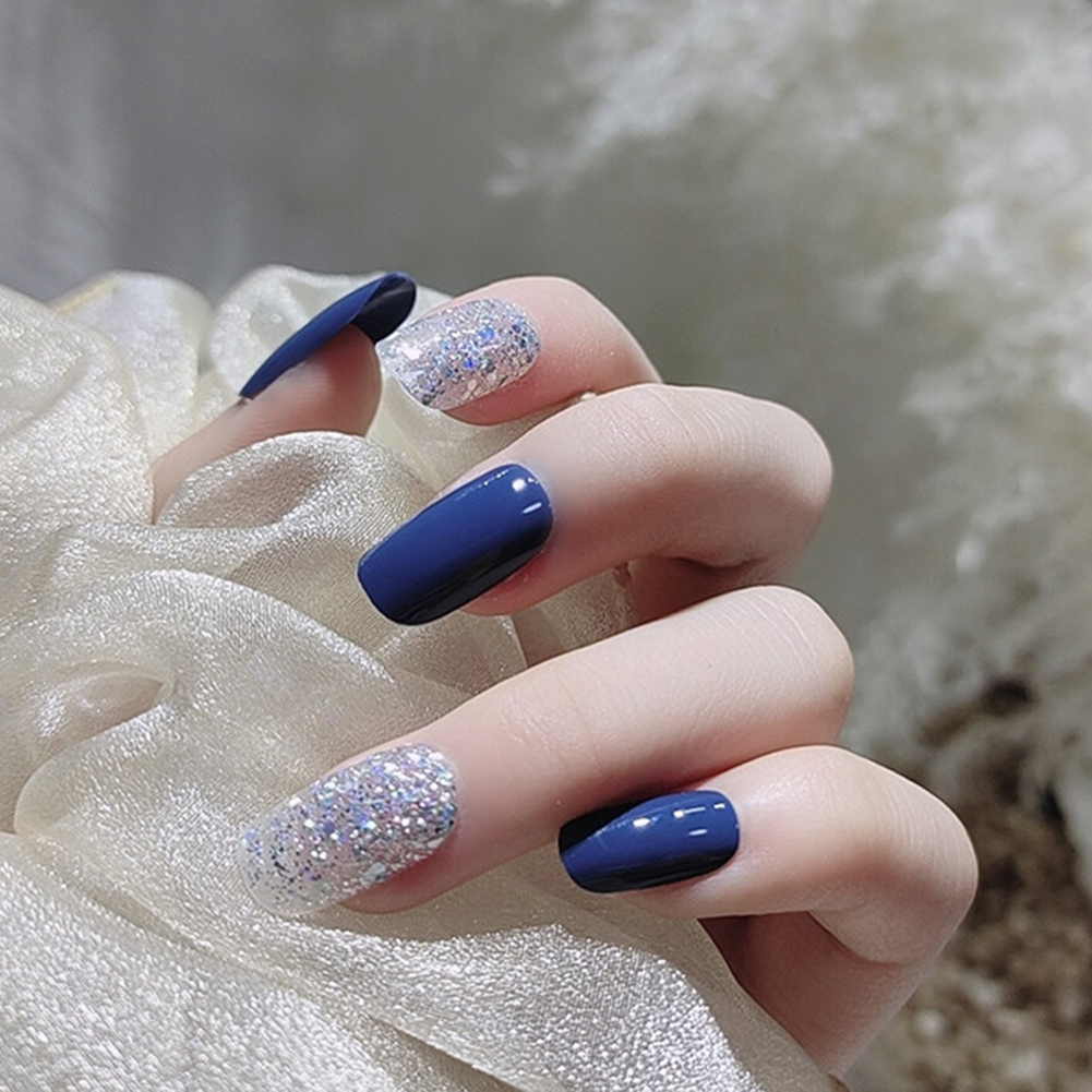 dark blue acrylic nails