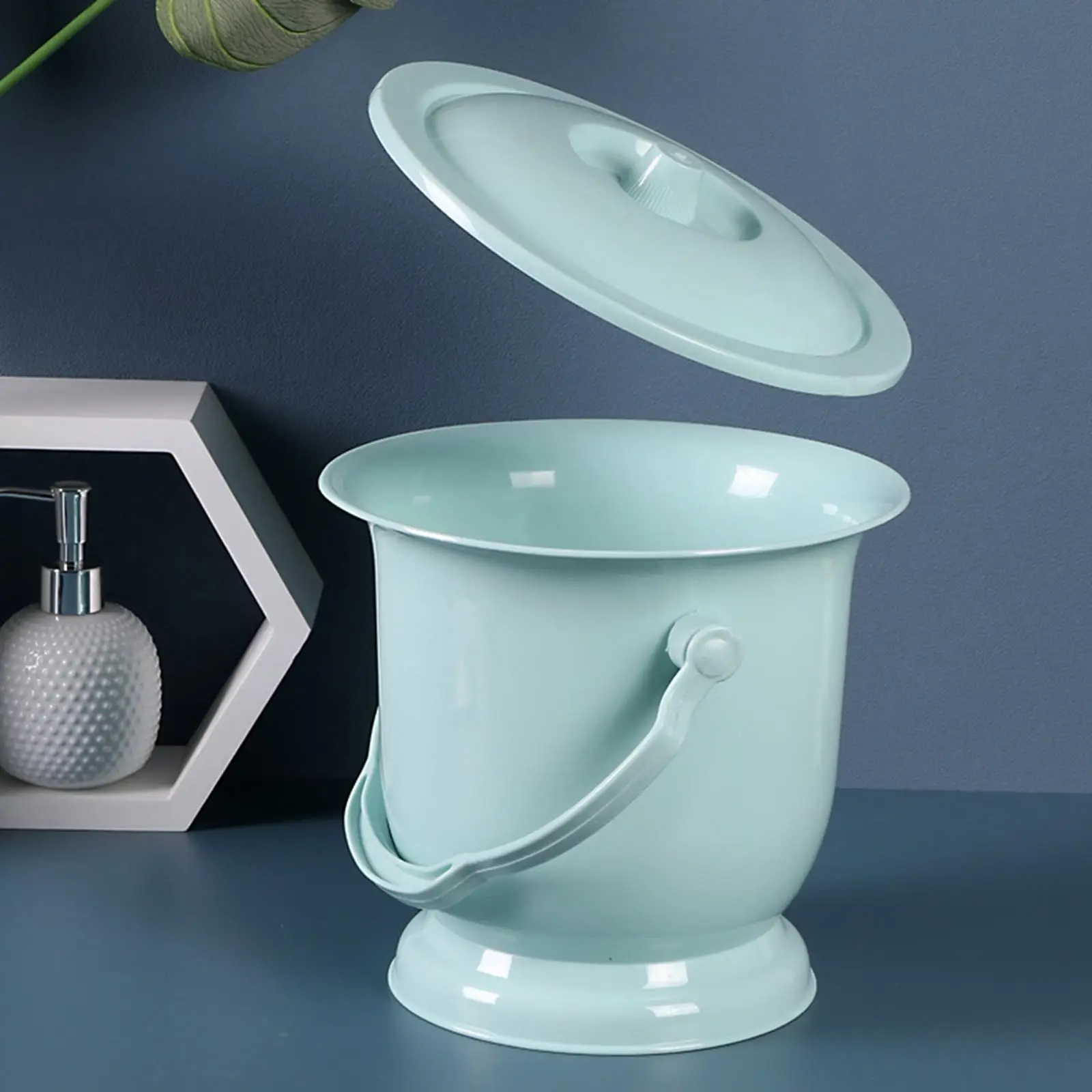 Handheld Spittoon with Lid Long Lasting Use Fashion Practical Urine Bucket Mini Toilets for Household Women Bedroom Female Male