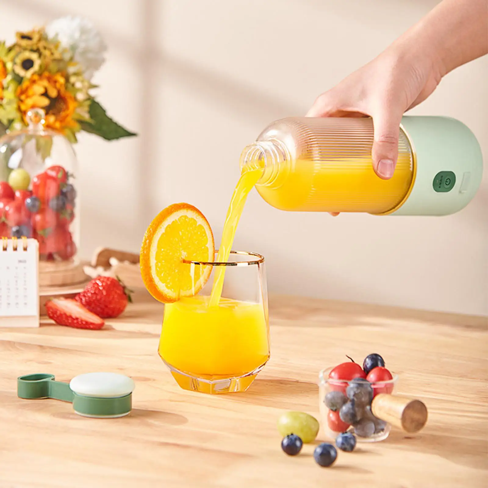 Multifunctional Electric Juicer Fruit Juicing Cup Fruits Juice Mixer for Making Juice Smoothies