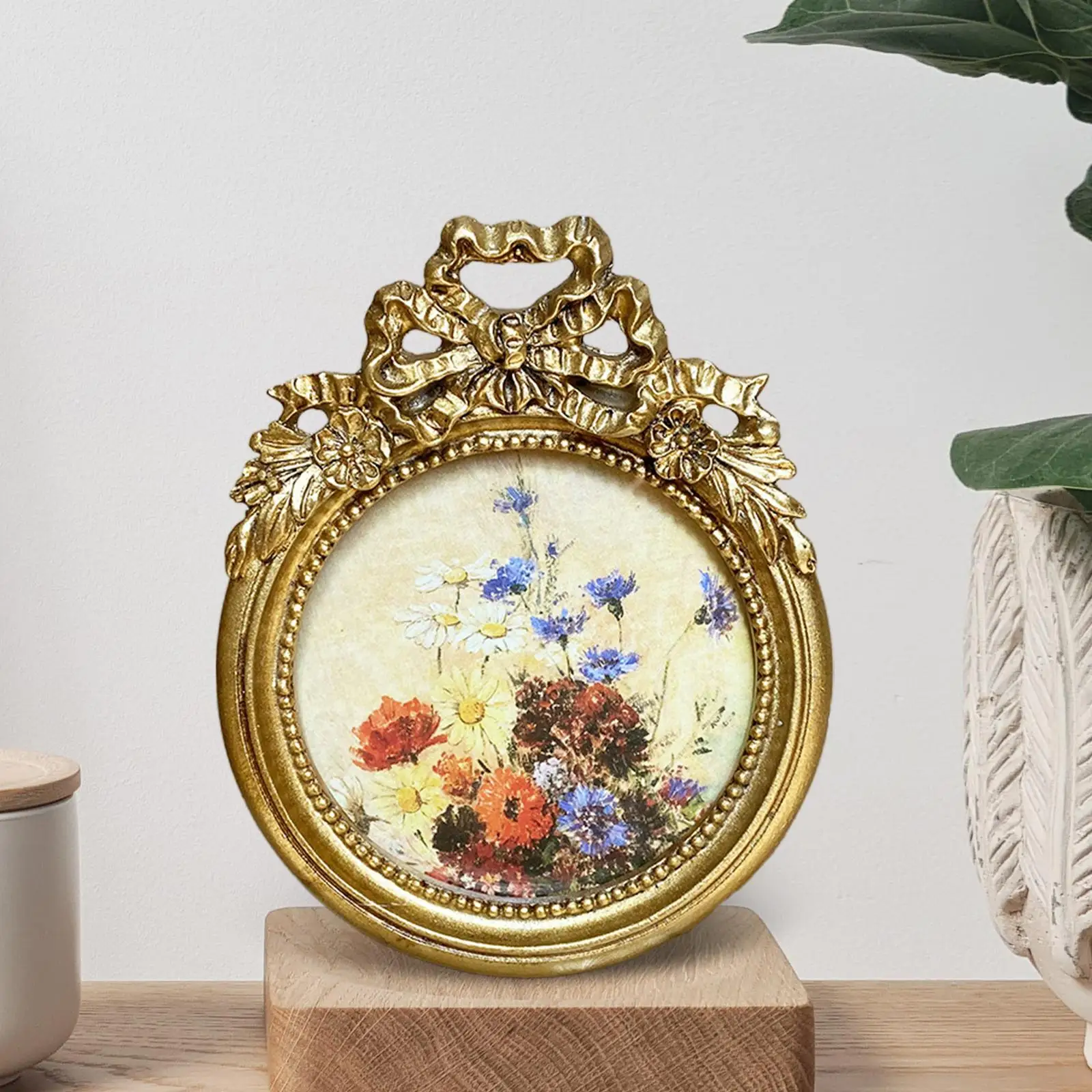 Antique Photo Frame Round Embossed Decorative 3x3 inch Desktop and Wall Hanging for Wedding Bedroom Retro Home Decor Gift Ideas