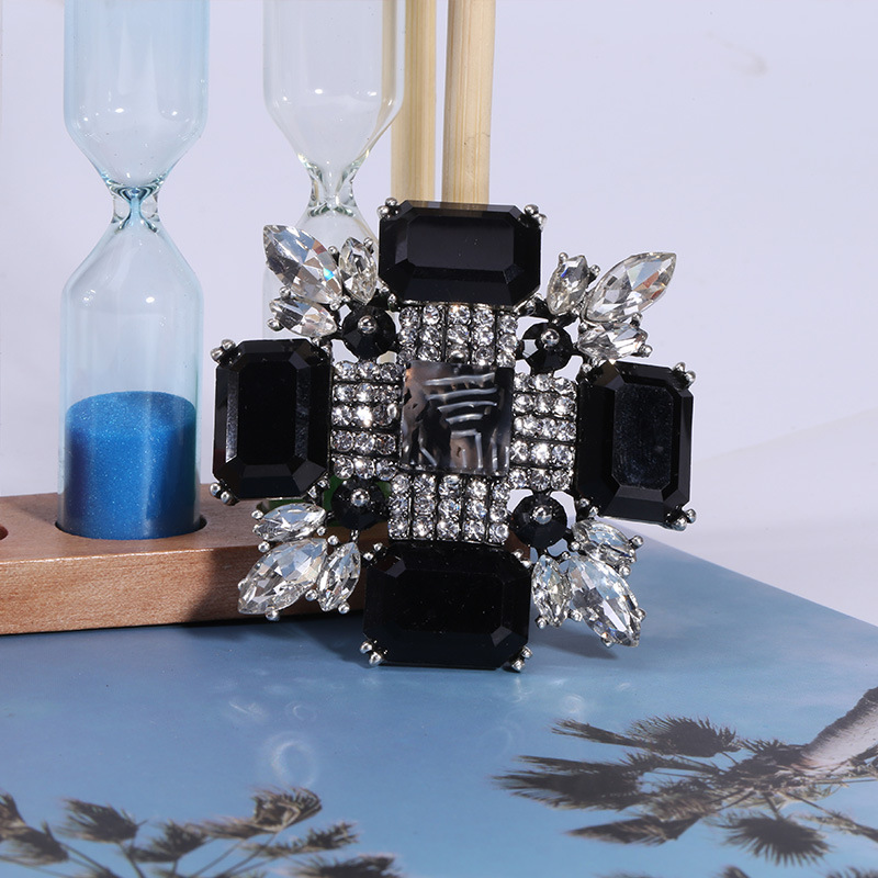 Neue Mode schwarz Strass Broschen für Frauen Corsage Schmuck Zubehör einfache Luxus Pins Hochzeits feier Kleidung Kragen Pin – Detail 3