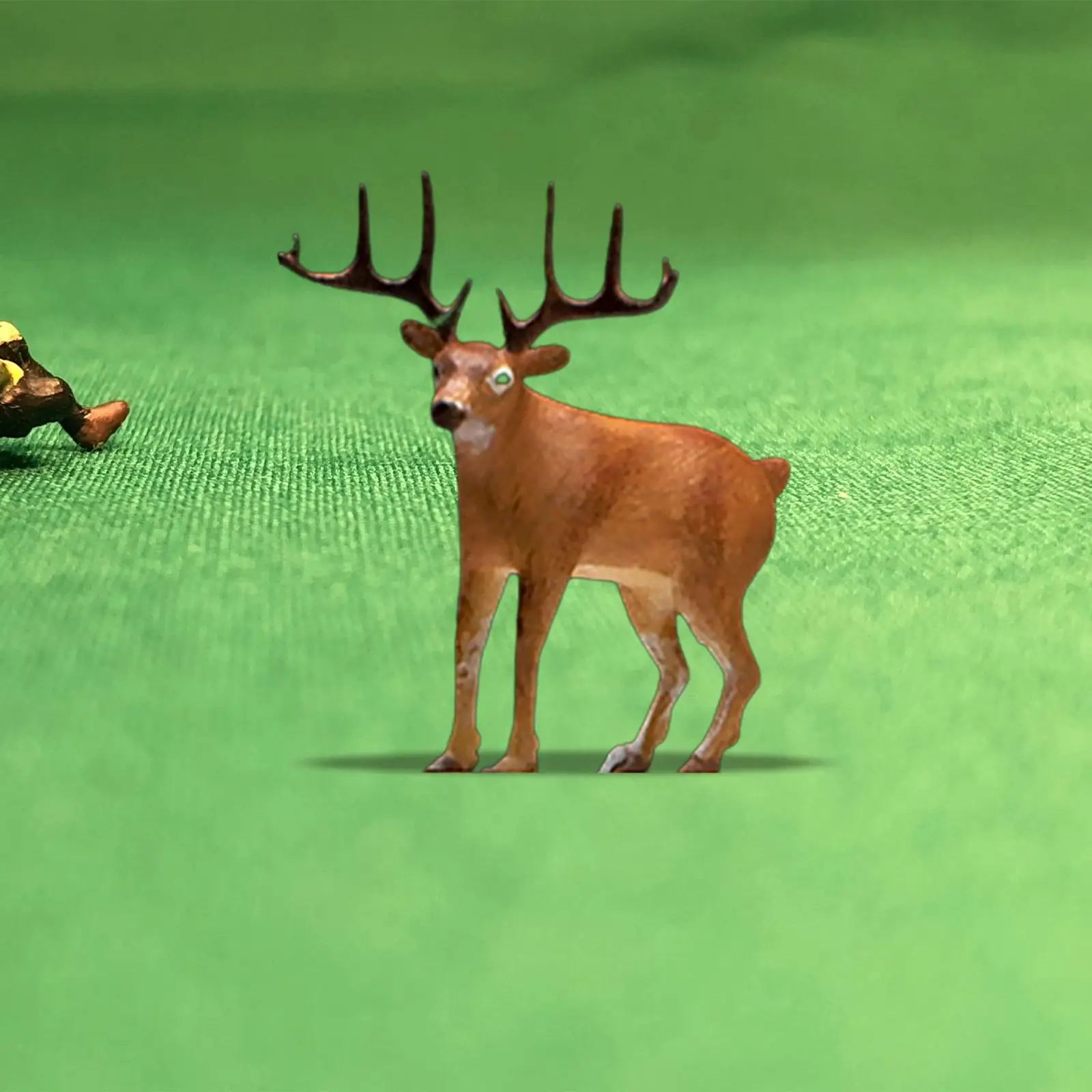 Mini Deer Figure 1:64 Realistic Figurine Model Animal Figures Miniature Scene Layout Photo Props Architecture Model Ornament
