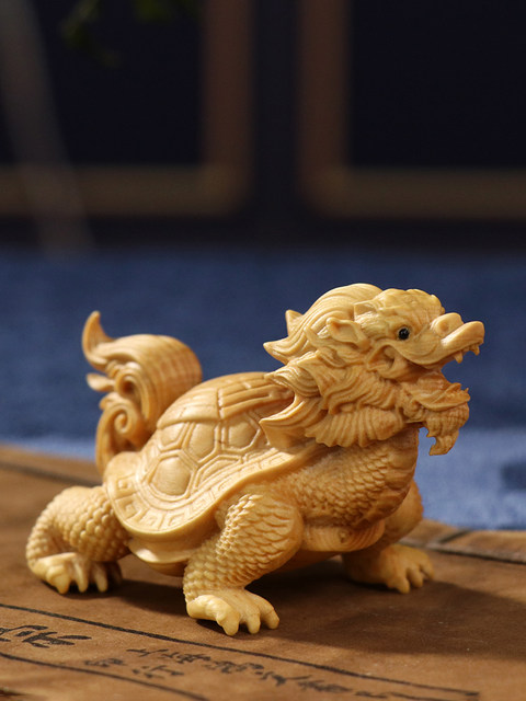  Lurnise Case Red Gold Wood Carving Dragon Chinese