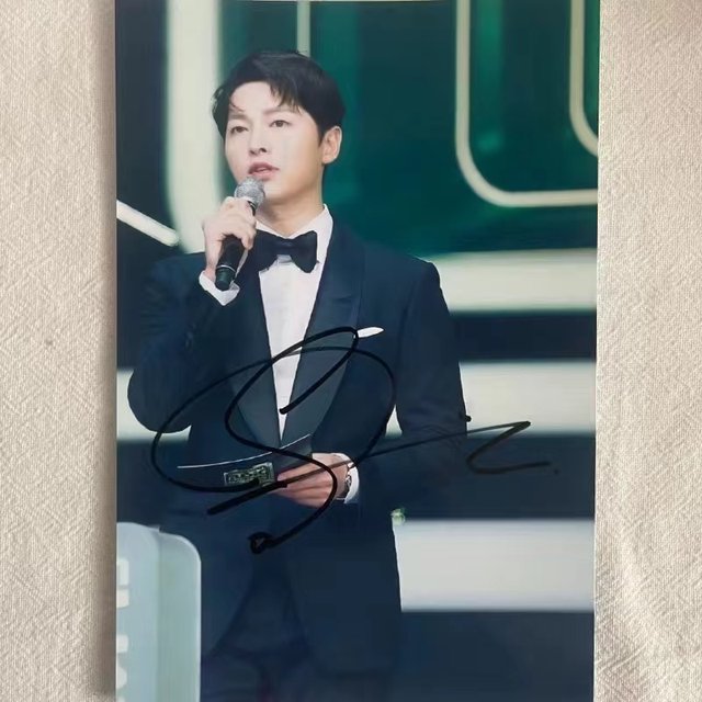ソン・ジュンギ直筆サイン入り超 特大写真…Song Joong Ki… Amazon.co.jp: ソン ジュンギ直筆サイン入り超 特大写真…Song