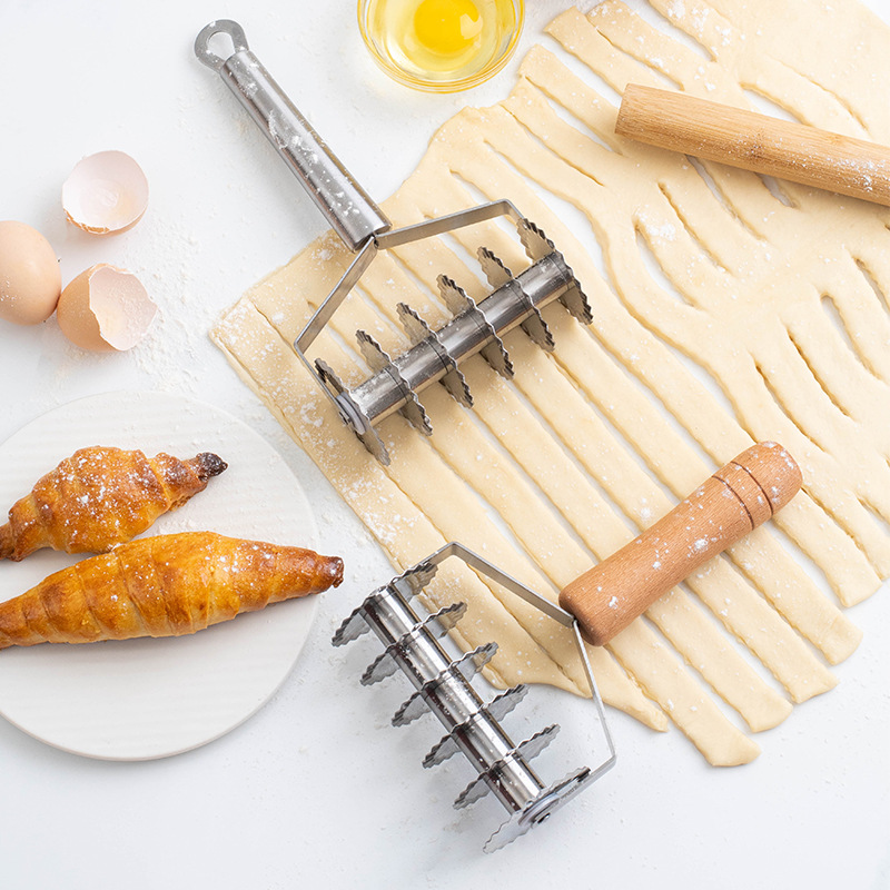 Description Picture 3 of itemStainless Steel Pastry Lattice Cutter Dough Cookie Pie Pizza Bread Pastry Roller Cutter with Wood Handle Pasta Tool DIY Bakeware