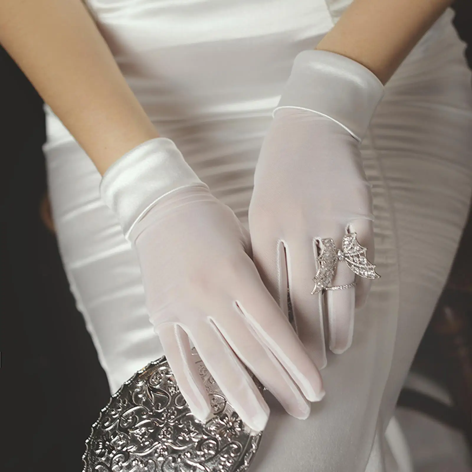 Bridal Gloves Bridesmaid White Short Satin Gloves for Dance Opera Marriage Accessories