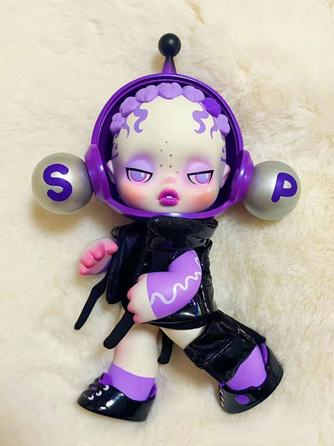 Skullpanda OOTD Glaring Big Figure by POP MART - Mindzai