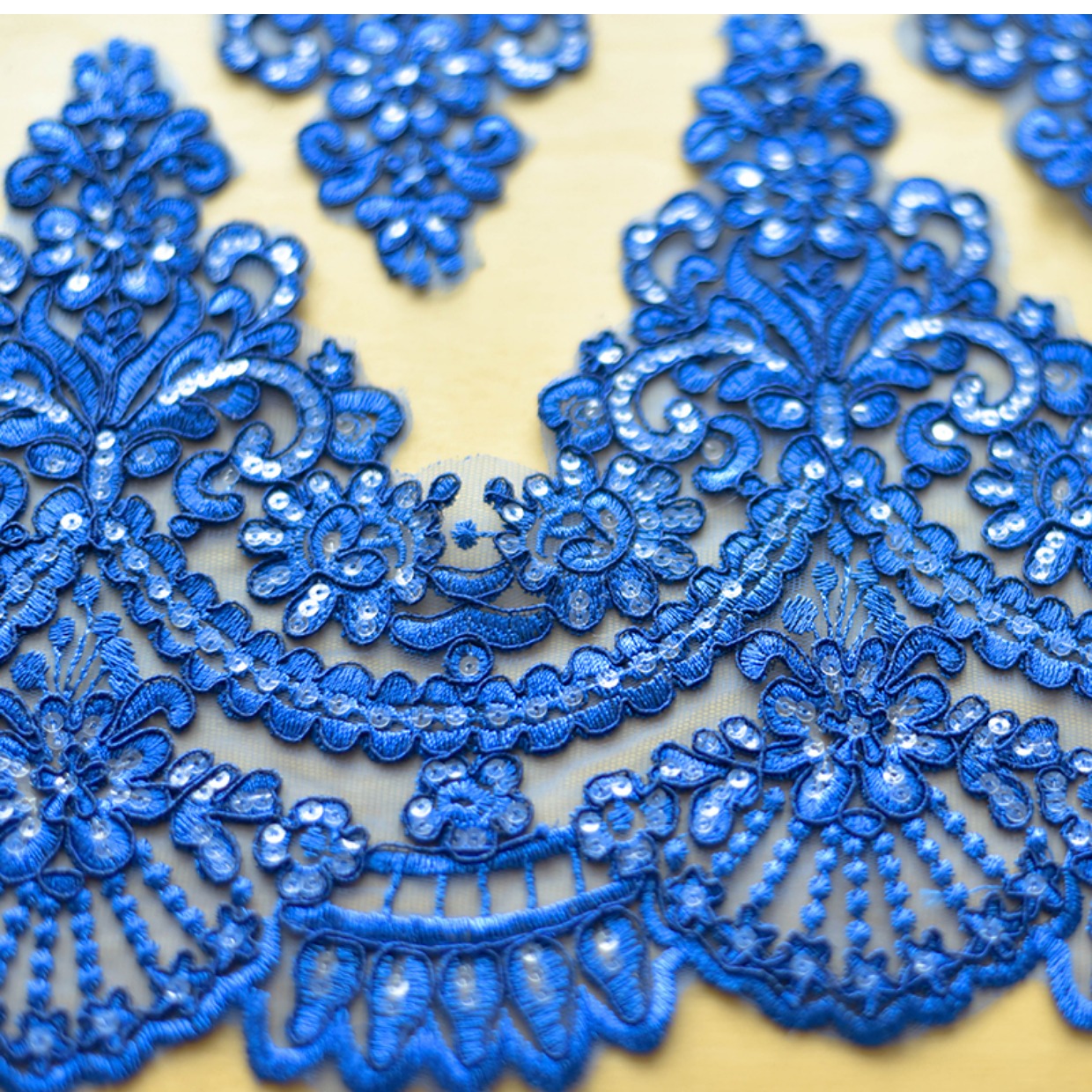 Description Picture 5 of itemMultiple Colors Can Be Selected for Custom Sequin Border Lace Trimming DIY Headdress Wedding Dress Decorative Tablecloth RS4119