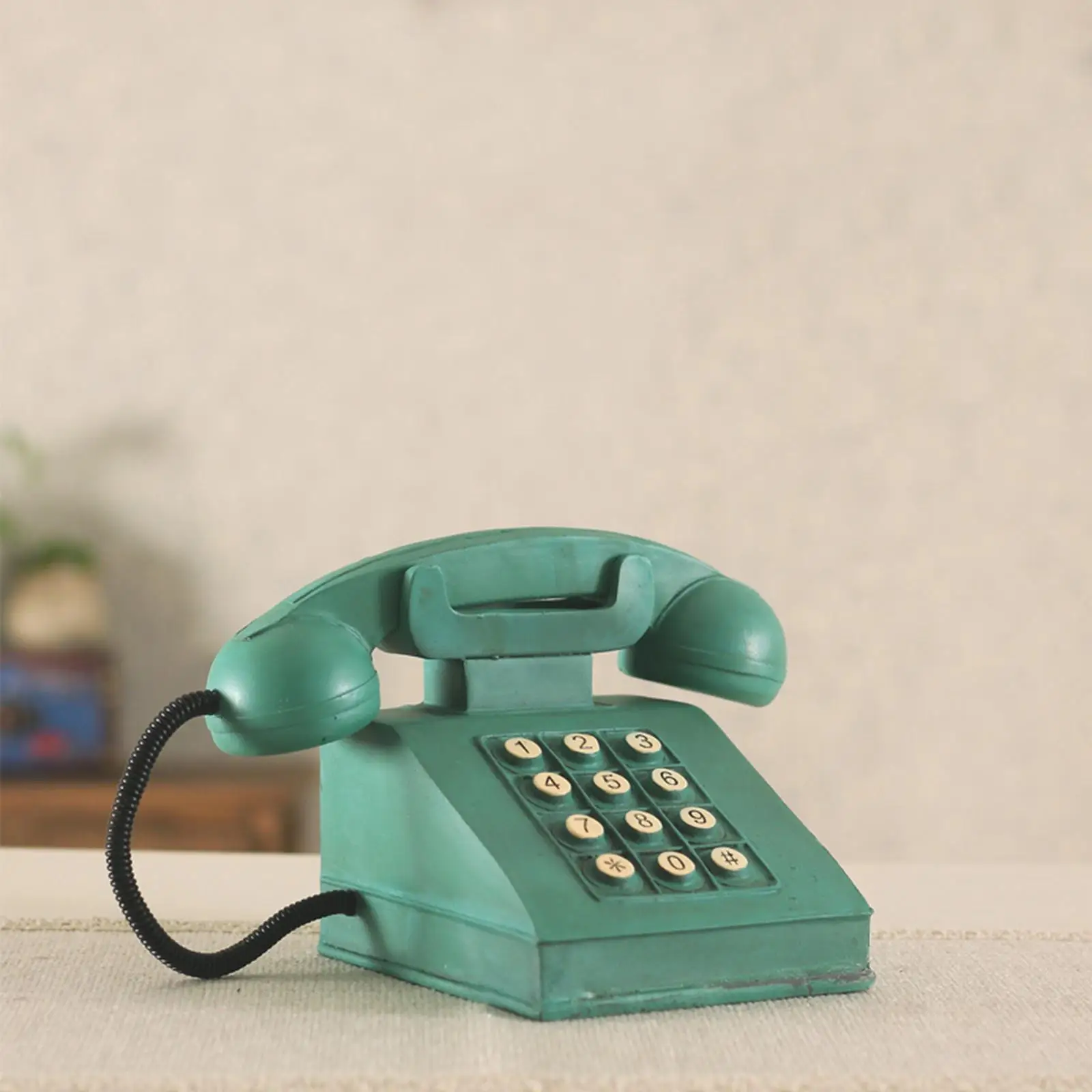 Retro Style American Telephone Model Statue Resin Craft for Office