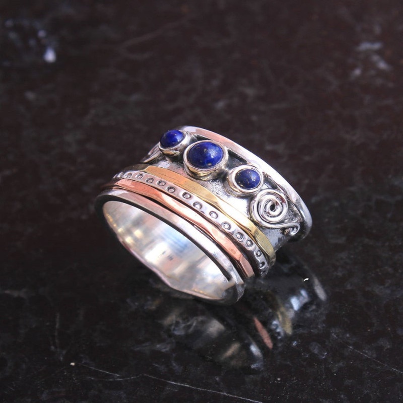 Anello girevole in argento con allarme in stile boho con meditazione tricolore in lapislazzuli 2025, gioielli_voghion.com
