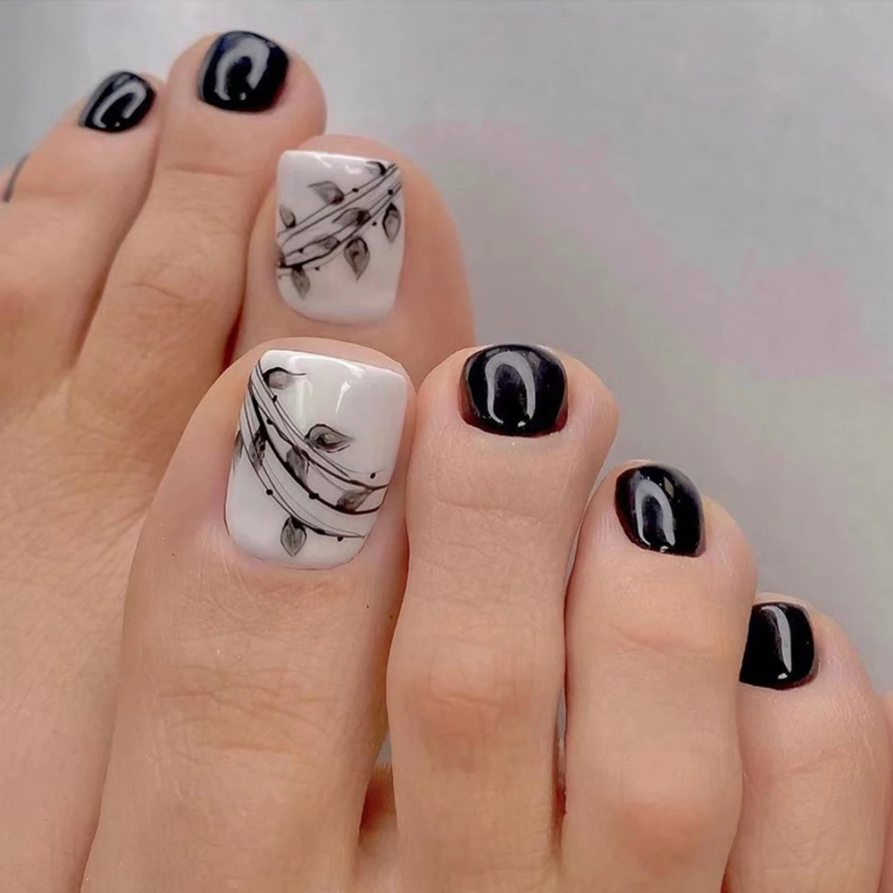 Nghệ thuật nail Trung Quốc đen trắng đang là trào lưu mới nhất của làng nail. Với các kỹ thuật làm nail độc đáo và sáng tạo, các chuyên viên nail Trung Quốc đã tạo ra các thiết kế nail đen trắng rực rỡ và ấn tượng. Tham gia cùng chúng tôi để khám phá những thiết kế nghệ thuật móng tay Trung Quốc đen trắng đang rất được ưa chuộng trong thế giới làm móng!