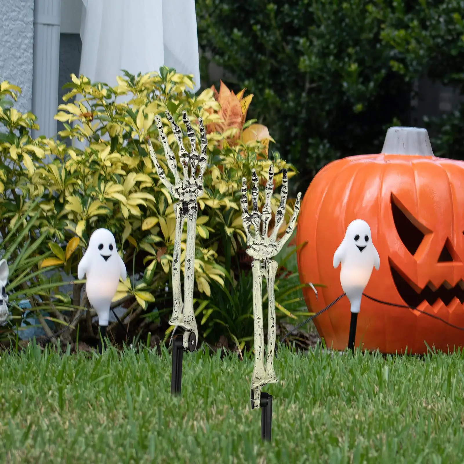 Halloween Decor Skeleton Arms Hand Stake Atmosphere Decorative for Halloween