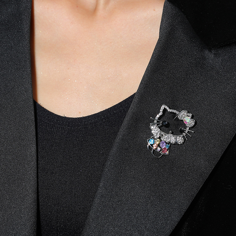 Cat Brooch 1