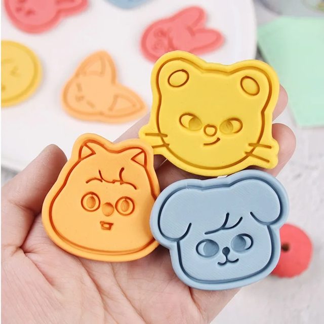 Kpop Stray Kid Skzoo Cookie Cutter Kawaii Biscuit Mould Cartoon Cookie  Cutter 3D Pressable Stamp Kitchen Accessories Baking Tool - AliExpress