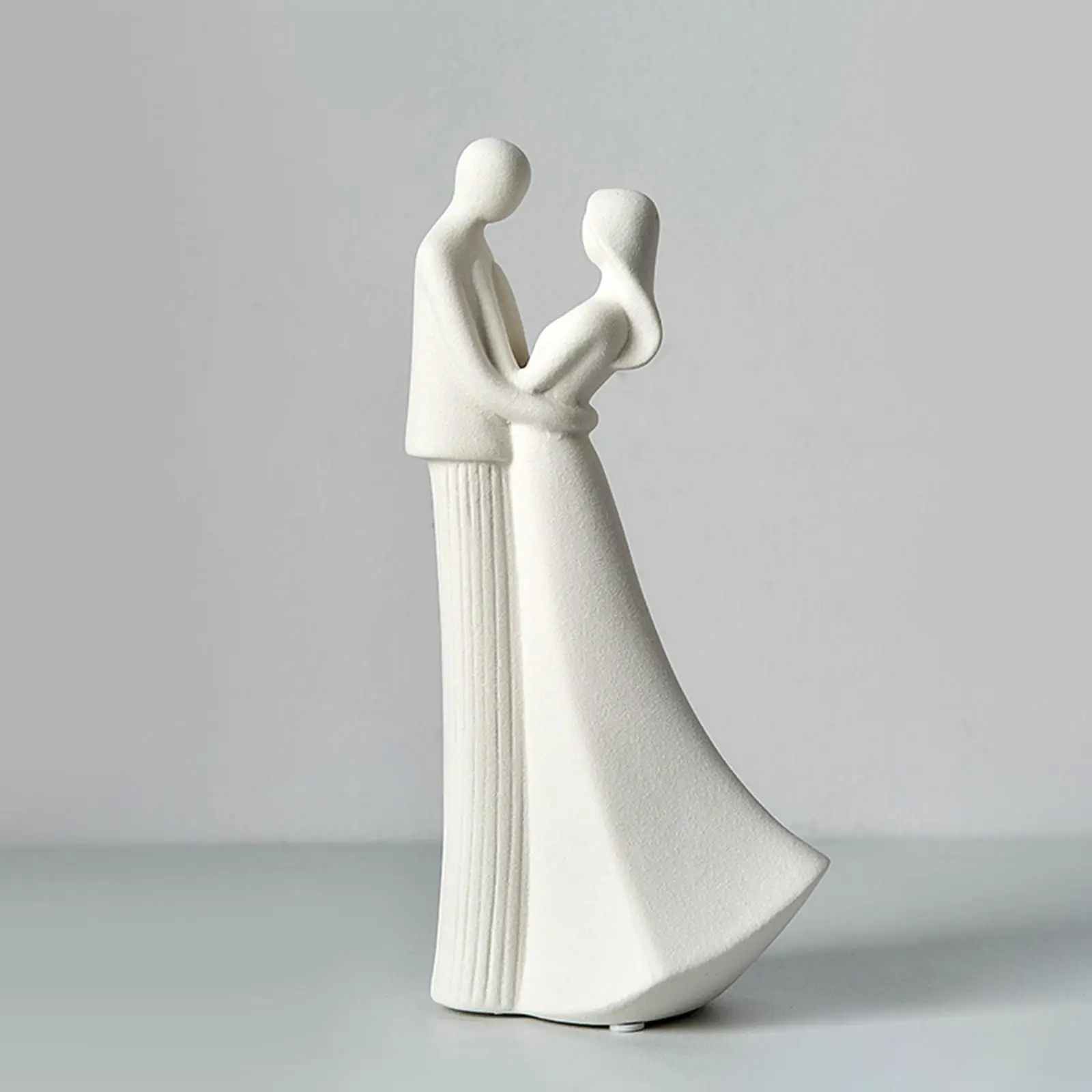 Creative Couple Statue Ornament Craft Romantic Love Figurine for Restaurant Table Centerpiece Anniversary Bookshelf Bedroom