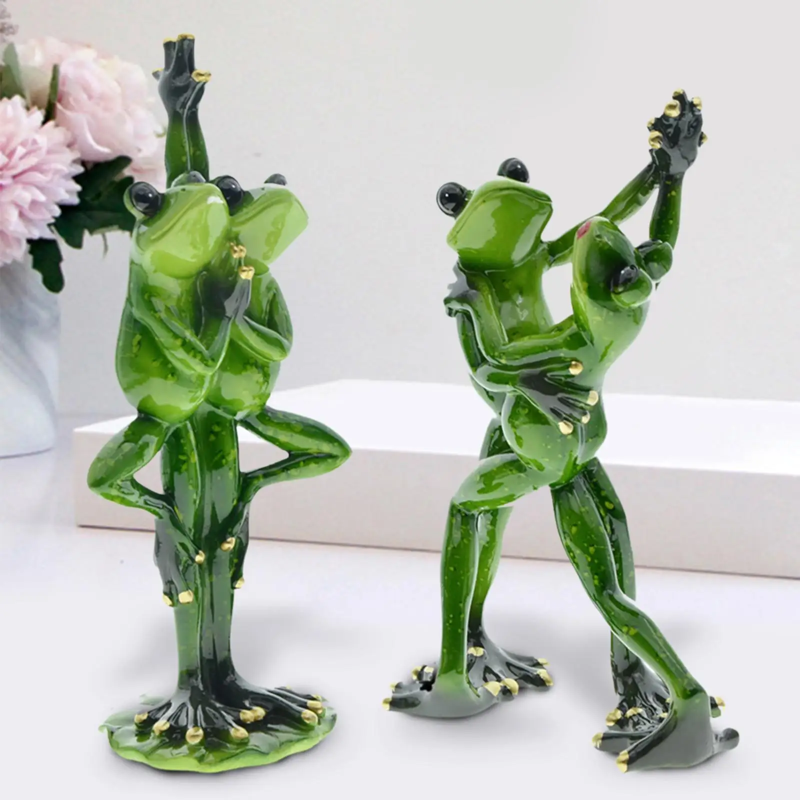 Couple Dancing Frogs Figurine Frog Dancer Sculpture for Entrance Table Decor