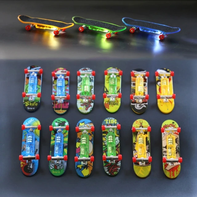 16pcs Mini Fingerboard Finger Skateboard Doigt Planche roulettes Finger  Skate Park Jouet Enfants Anniversaires Cadeau de Nol - Cdiscount Jeux -  Jouets