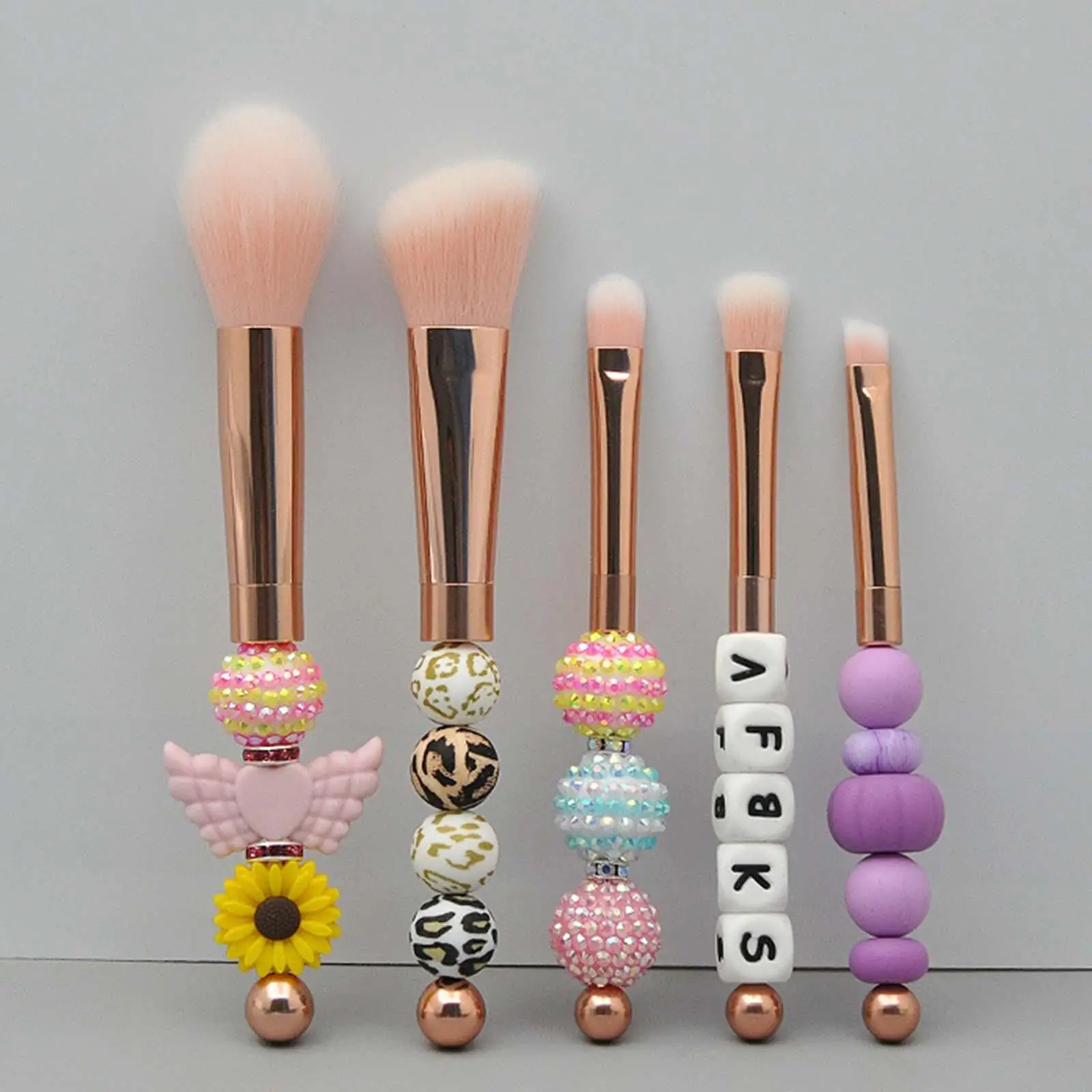 5 Pieces Beaded Eyeshadow Brush Aluminum Tube Blush Brush Foundation Makeup Brush Kit for Bestie Girlfriend Women Adults Sister