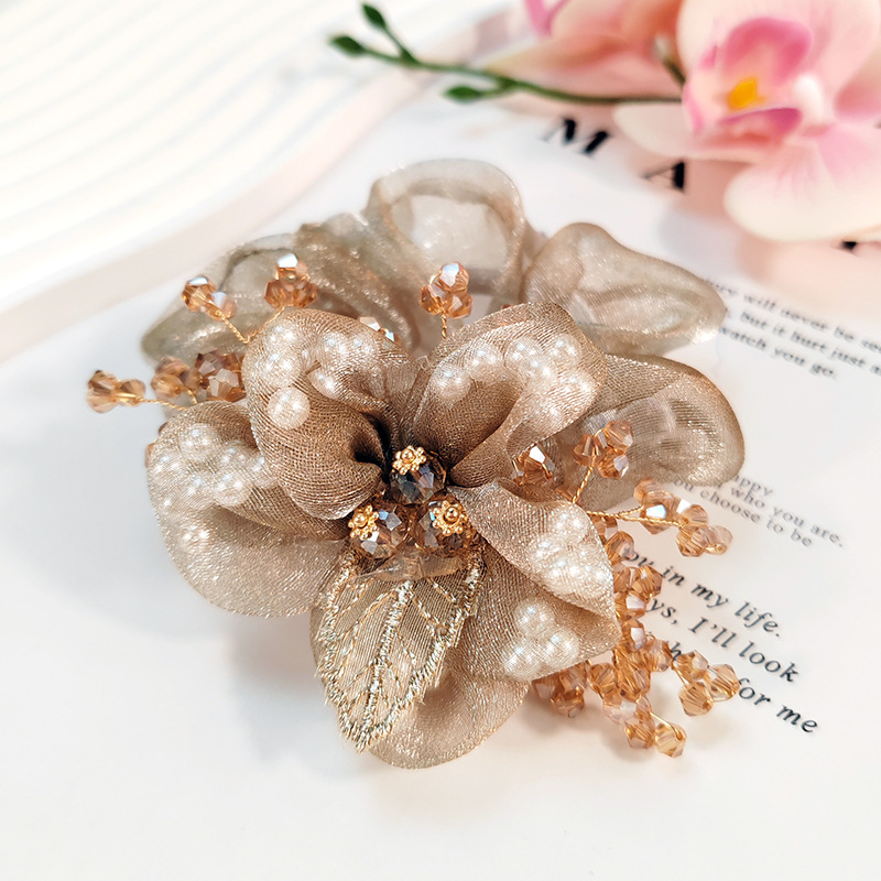 Neue Organza-Blumen-Accessoires Florale Scrunchies Kristall-Haargummi für Frauen Perlen-Haarbänder – Detail 8