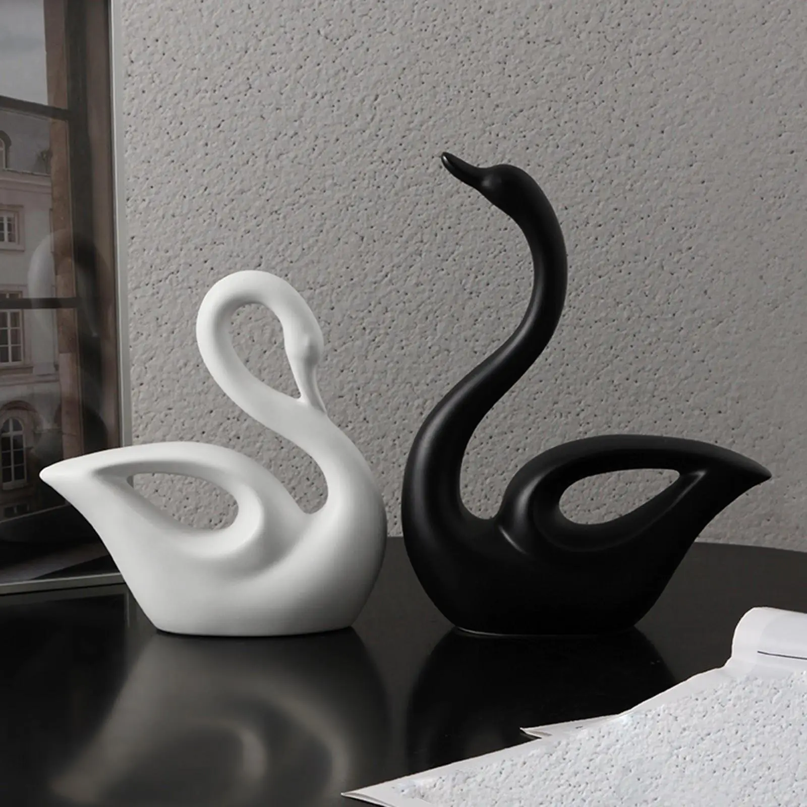 2x Nordic Couple Swans Figurines Statue for TV Cabinet Table Decoration