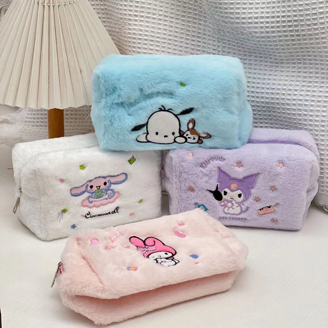 Kawaii Sanrio плюшевая косметичка Cinnamoroll Kuromi My Melody плюшевые  сумки для хранения косметики Мягкие плюшевые игрушки для девочек ...