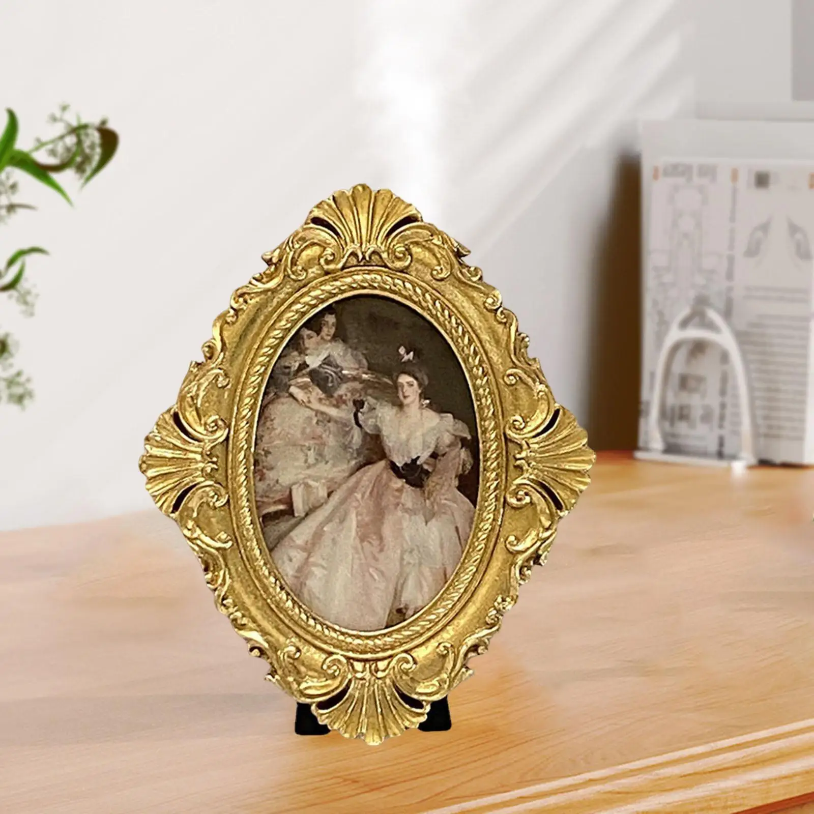 Resin Photo Frame, Wall Decor Ornament Gold Decorative Vintage Style Picture Frame for Dorm Anniversary Cafe Office Gift